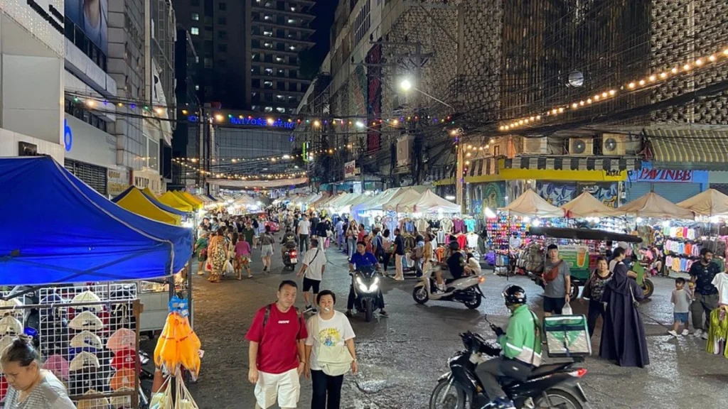 Pratunam Market